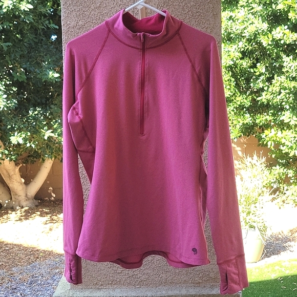 Mountain Hardwear Tops - Mountain HardWear Mountain Stretch 1/2 Zip Top XL. Like New